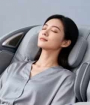  女子躺按摩椅放松休息98#横屏 	 