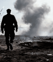 士兵于战场背对镜头行走1403#横屏 