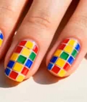  女性彩色方格美甲特写2561#横屏 	 -