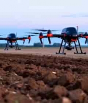  农田上空的多架无人机773#横屏 	 