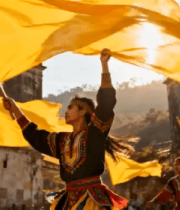 少数民族人物挥舞黄绸表演18#横屏 