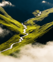 山间云雾缭绕的河流风光4802#横屏 