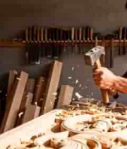  木工匠人木雕制作场景1432#横屏 	 -