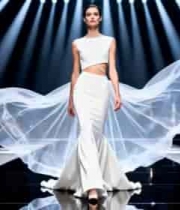  模特舞台走秀展示白色服装1361#横屏 	 