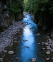 山间溪流与岩石森林景象1029#横屏 