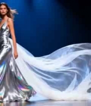  模特舞台走秀身着飘逸长裙475#横屏 	 