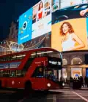  伦敦夜晚街道的红色双层巴士2328#横屏 	 