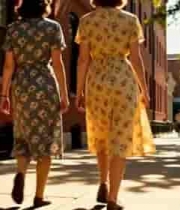  两位女士街道漫步背影609#横屏 	 