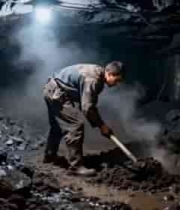  矿工在煤矿井下作业场景102#横屏 	 