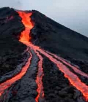  火山岩浆流淌景象1288#横屏 	 