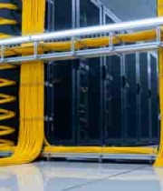  机房内服务器与黄色线缆608#横屏 	 