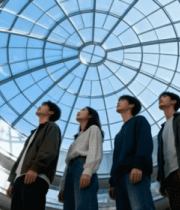 人群仰视商场穹顶玻璃天窗2677#横屏 