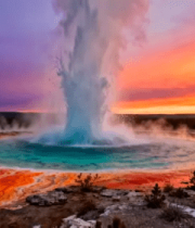 人手操作显示数据图表的笔记本电脑4231#横屏 