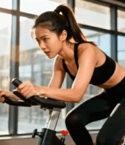 女性健身房骑动感单车5059#横屏 