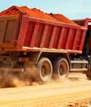  红色自卸卡车运输行驶画面1359#横屏 	 
