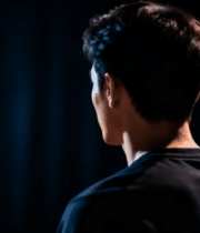 男性背影暗光场景素材2248#横屏 