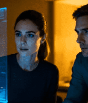 男女查看人体虚拟屏幕画面2370#横屏 