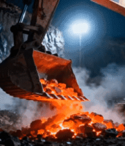 矿洞内挖掘机装载矿石画面4317#横屏 