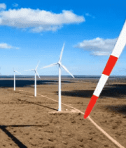 旷野上的风力发电机3334#横屏 