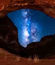  拱形岩石框景下的星空夜景1563#横屏 	 