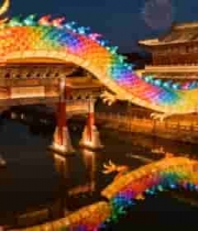  古建前龙形花灯夜景725#横屏 	 