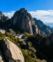 黄山自然风光与山间建筑2440#横屏 