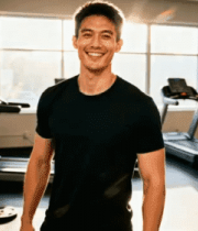 健身房男士站立微笑素材4945#横屏 