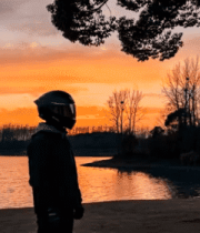 湖畔人物日落剪影5217#横屏 