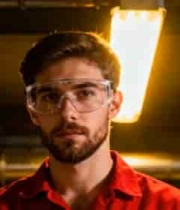  穿红衣戴护目镜男子特写910#横屏 	 