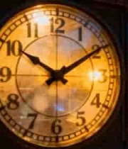  城市夜景中的复古时钟1295#横屏 	 