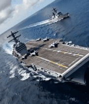 海上航行的航空母舰及护卫舰2247#横屏 
