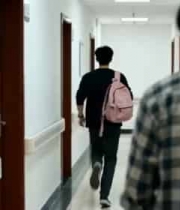  走廊里的背影3282#横屏 	 