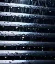  百叶窗上滴落的雨水240#横屏 	 