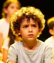  专注的儿童观众群像3245#横屏 	 