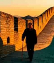  长城上的老人剪影3135#横屏 	 