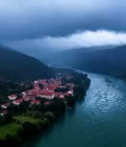  云雾缭绕的山水村落3115#横屏 	 - 