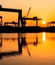 港口夕阳下的起重机剪影1843#横屏 