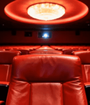 电影院内红色座椅与放映场景932#横