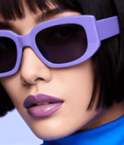 戴紫色墨镜的女性特写3978#横屏 