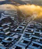  雪后古村晨雾航拍2618#横屏 	 