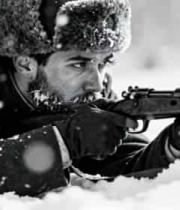  雪地潜伏的士兵2610#横屏 	 