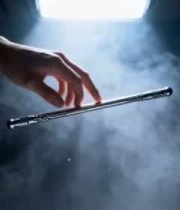  烟雾中轻抚金属棍特写2738#横屏 