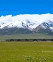  雪山草原火车穿行2643#横屏 	 -