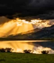  乌云散去阳光洒山脉2343#横屏 