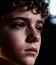  少年沉思特写镜头2051#横屏 	 