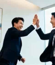  商务人士击掌庆祝1993#横屏 	 