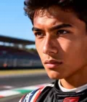  赛车手赛场坚毅特写1878#横屏 	 -