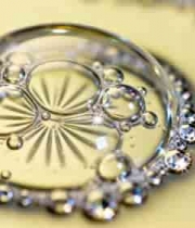  金色水面透明油滴特写1186#横屏 	 