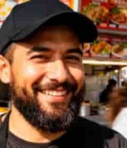  街头美食摊主微笑服务1106#横屏 	 