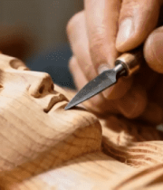 匠人雕刻木头像特写1093#横屏 